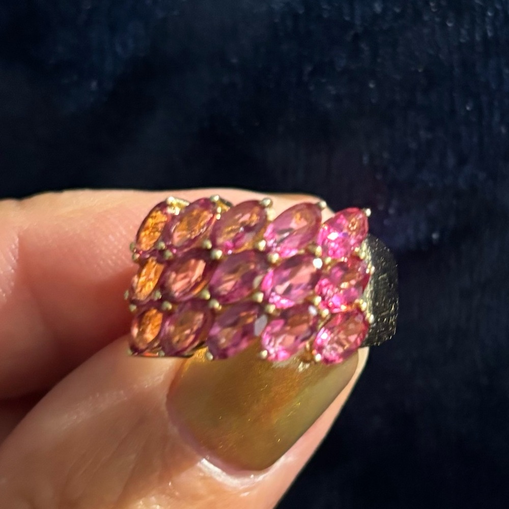 Pink stone. Size 6.5. Gold plated on silver. Shiny and spectacular.